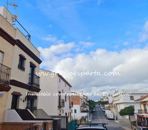 Foto 2 de Casa adossada en venda a calle Cordoba de 3 habitacions amb terrassa i balcó