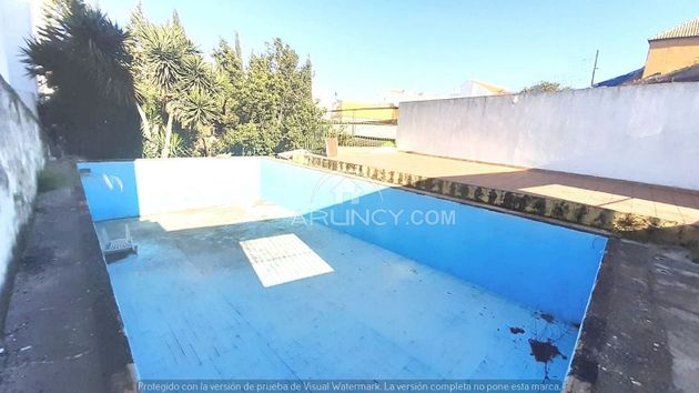 Foto 2 de Venta de chalet en Los Molinos de 5 habitaciones con terraza y piscina