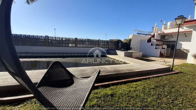 Foto 1 de Xalet en venda a Nueva Alcalá de 4 habitacions amb terrassa i piscina