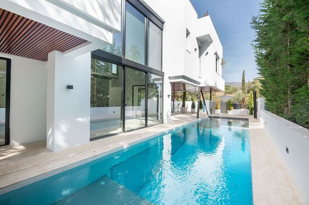 Foto 2 de Xalet en venda a calle Casa Blanca Beach de 5 habitacions amb terrassa i piscina