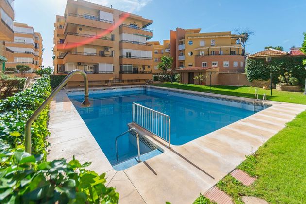 Foto 1 de Piso en alquiler en Pedregalejo de 5 habitaciones con terraza y piscina