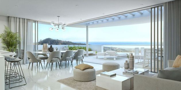 Foto 1 de Àtic en venda a Los Jardines de Marbella - La Ermita de 3 habitacions amb terrassa i piscina