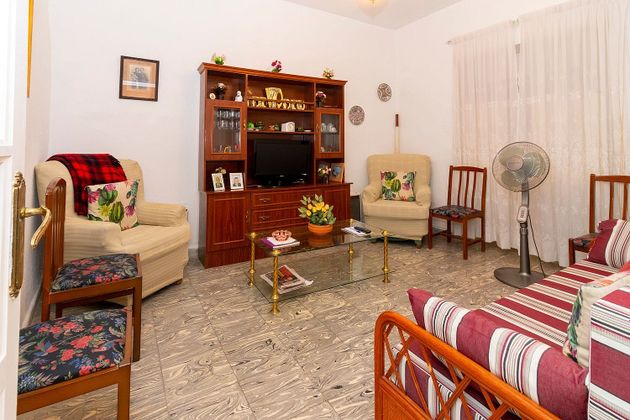 Foto 2 de Casa adossada en venda a Casco Antiguo - Centro de 5 habitacions i 114 m²