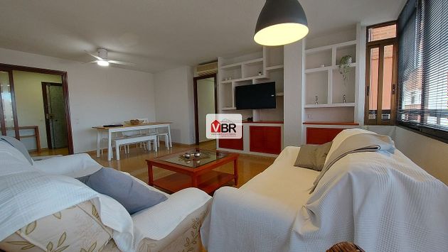 Foto 1 de Pis en lloguer a La Vega Baixa de 4 habitacions amb mobles i aire acondicionat