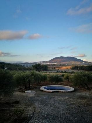 Foto 1 de Casa rural en venda a calle Valle del Guadalhorce de 3 habitacions amb terrassa i piscina