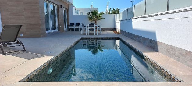 Foto 1 de Chalet en venta en calle Pintor Claudio Coello de 4 habitaciones con terraza y piscina