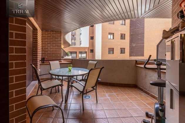 Foto 1 de Pis en venda a calle Cádiar de 3 habitacions amb terrassa i garatge