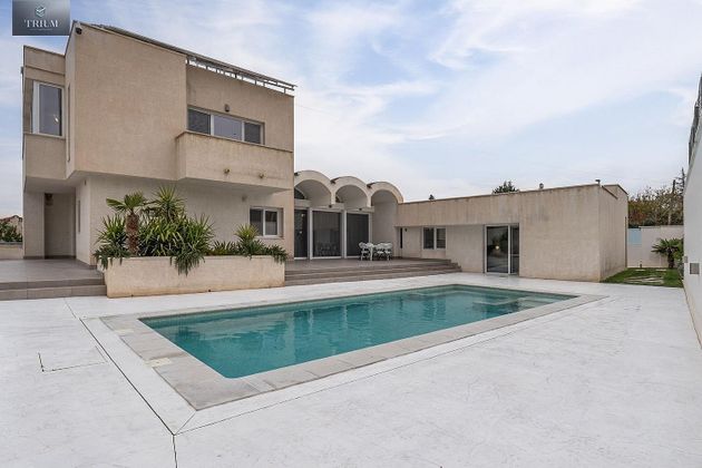 Foto 2 de Xalet en venda a calle Cariñena de 3 habitacions amb piscina i garatge