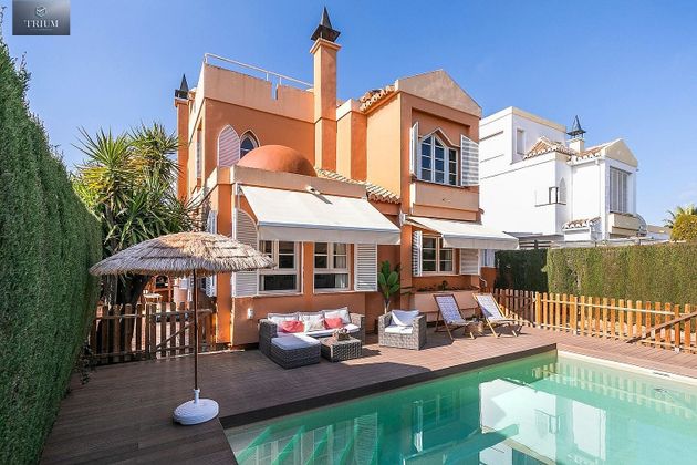 Foto 2 de Chalet en venta en Albolote de 5 habitaciones con terraza y piscina