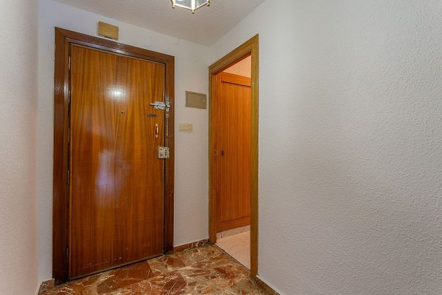 Foto 2 de Pis en venda a Pajaritos - Plaza de Toros de 5 habitacions amb garatge i balcó