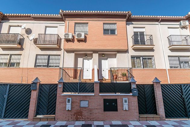 Foto 2 de Casa en venda a Cúllar Vega de 3 habitacions amb terrassa i garatge