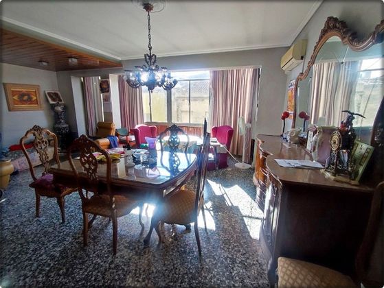 Foto 2 de Casa en venda a avenida D'alacant de 6 habitacions amb terrassa i garatge