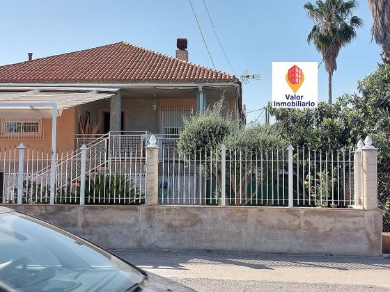 Foto 2 de Casa adossada en venda a Barriomar de 3 habitacions amb terrassa i garatge