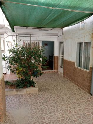 Foto 2 de Casa en venda a La Ñora de 7 habitacions amb terrassa i balcó