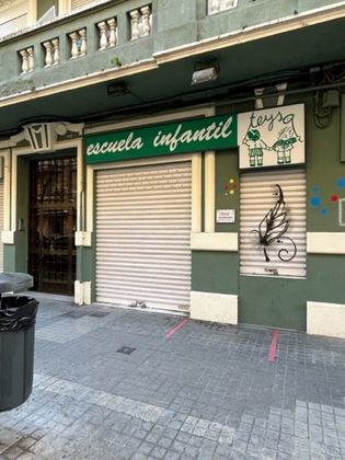 Foto 1 de Local en venda a calle De Ciscar de 131 m²