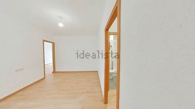 Foto 1 de Piso en alquiler en calle De Higinio Noja Professor de 2 habitaciones y 52 m²