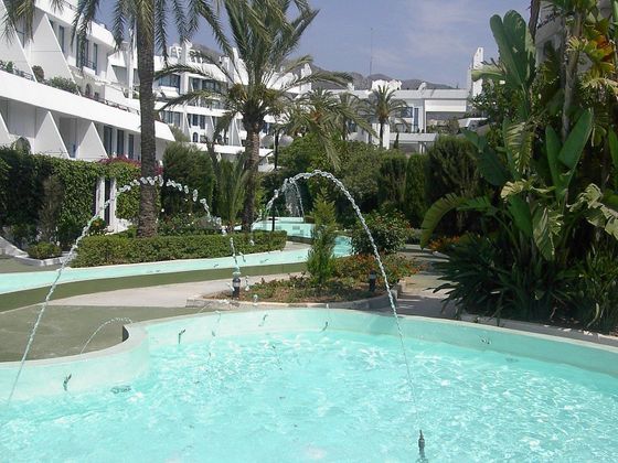 Foto 2 de Venta de dúplex en Playa de la Fontanilla de 3 habitaciones con terraza y piscina