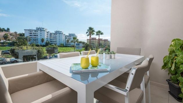 Foto 2 de Piso en venta en Nueva Andalucía centro de 3 habitaciones con terraza y piscina