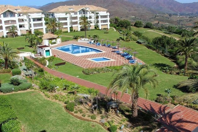 Foto 2 de Pis en venda a Mijas pueblo de 3 habitacions amb piscina i jardí