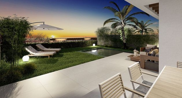 Foto 2 de Casa adossada en venda a urbanización Samisol de 5 habitacions amb terrassa i piscina