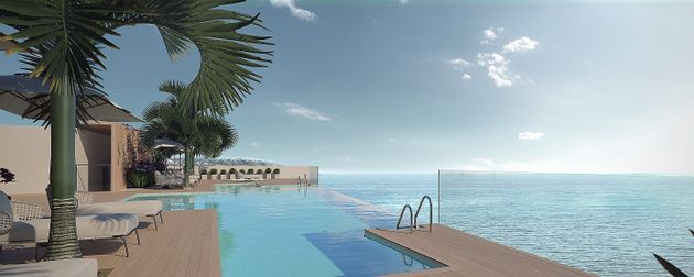 Foto 1 de Piso en venta en Zona de Seghers de 3 habitaciones con terraza y piscina