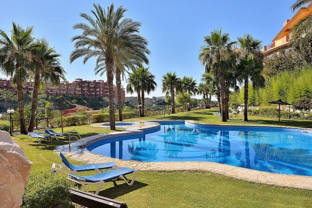 Foto 2 de Pis en venda a Cabo Pino - Reserva de Marbella de 2 habitacions amb terrassa i piscina