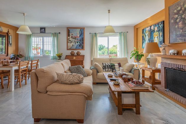 Foto 1 de Casa adossada en venda a Las Cancelas - Valdeolletas de 4 habitacions amb terrassa i jardí