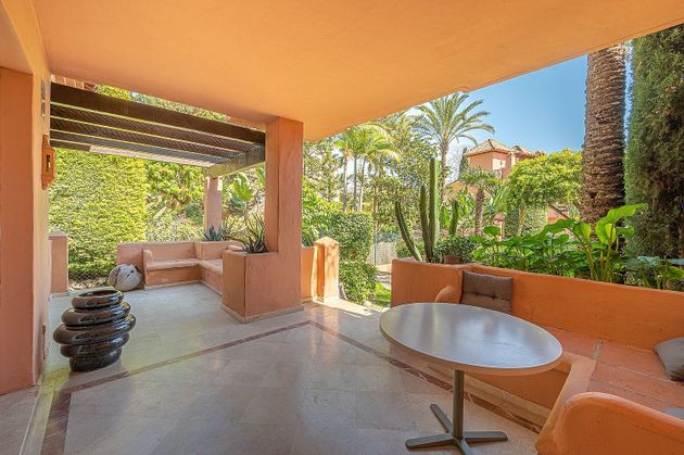 Foto 2 de Casa en venda a El Higueral - La Merced de 4 habitacions amb terrassa i piscina