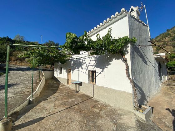 Foto 1 de Casa rural en venda a calle Diseminado Diseminados de 4 habitacions amb piscina i jardí