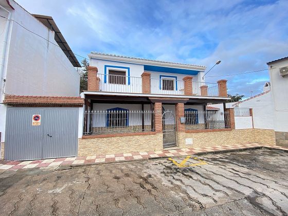 Foto 1 de Casa rural en venda a calle Malagueñas de 5 habitacions amb terrassa i garatge