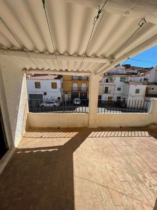 Foto 2 de Casa adossada en venda a calle Peñón de Lastra de 4 habitacions amb terrassa i balcó