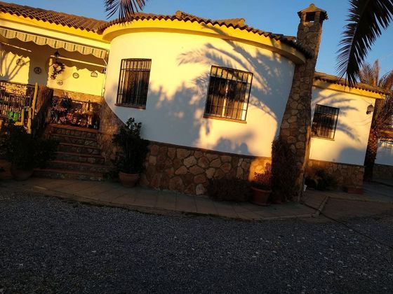 Foto 2 de Chalet en venta en calle El Jurel de 3 habitaciones con terraza y piscina