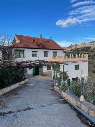 Foto 1 de Chalet en venta en carretera De Jerez Junto Barranco de 4 habitaciones con terraza y garaje