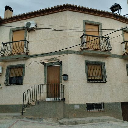 Foto 1 de Casa en venda a calle Cruz Siete de 3 habitacions amb terrassa i garatge