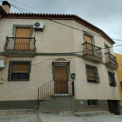 Foto 2 de Casa en venda a calle Cruz Siete de 3 habitacions amb terrassa i garatge