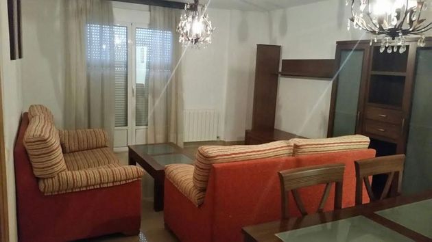Foto 2 de Alquiler de piso en calle María Zambrano de 3 habitaciones con muebles y balcón