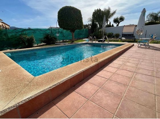 Foto 1 de Chalet en venta en Pinos de Alhaurín - Periferia de 4 habitaciones con terraza y piscina