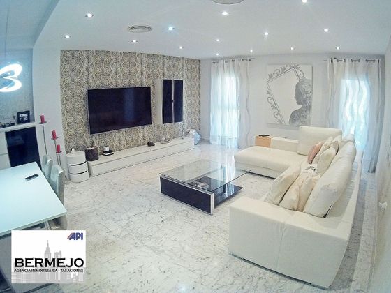 Foto 1 de Dúplex en venda a Nervión de 3 habitacions amb terrassa i garatge