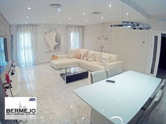 Foto 2 de Dúplex en venda a Nervión de 3 habitacions amb terrassa i garatge