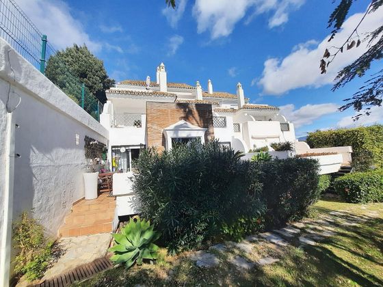 Foto 1 de Casa adossada en venda a Paraíso - Atalaya- Benamara de 2 habitacions amb terrassa i piscina
