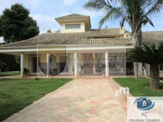 Foto 2 de Chalet en venta en Alberca de 6 habitaciones con terraza y piscina