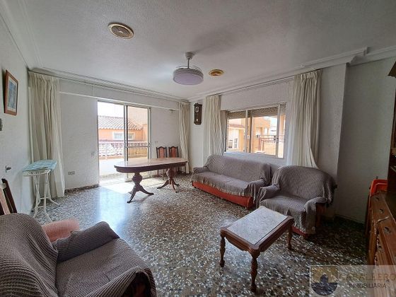 Foto 1 de Piso en alquiler en La Ñora de 4 habitaciones con muebles y balcón
