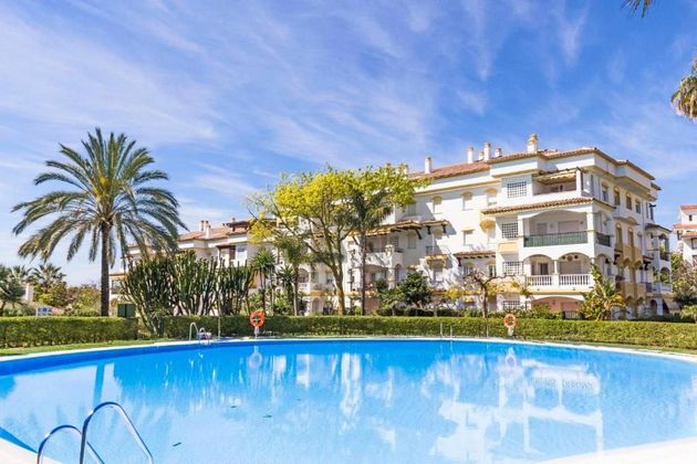Foto 2 de Àtic en venda a calle Hacienda de Nagueles de 4 habitacions amb terrassa i piscina