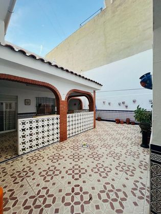 Foto 1 de Casa en venta en Riba-roja de Túria de 4 habitaciones con terraza y garaje