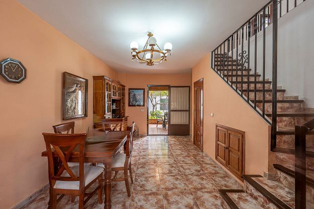 Foto 2 de Casa adossada en venda a calle Escultor Marin Higuero de 3 habitacions amb balcó