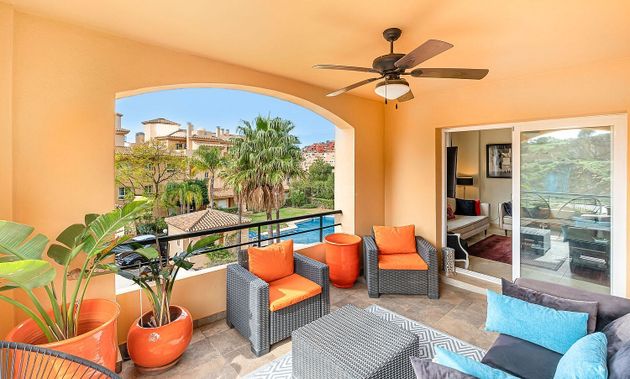 Foto 1 de Piso en venta en calle Huelva de Calahonda de 3 habitaciones con terraza y piscina