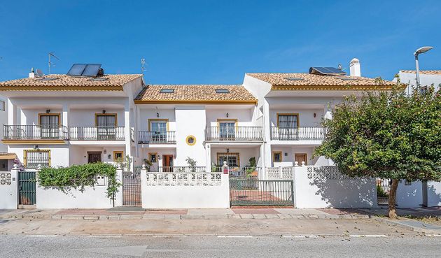 Foto 1 de Casa en venta en calle Enebro de 5 habitaciones con terraza y piscina