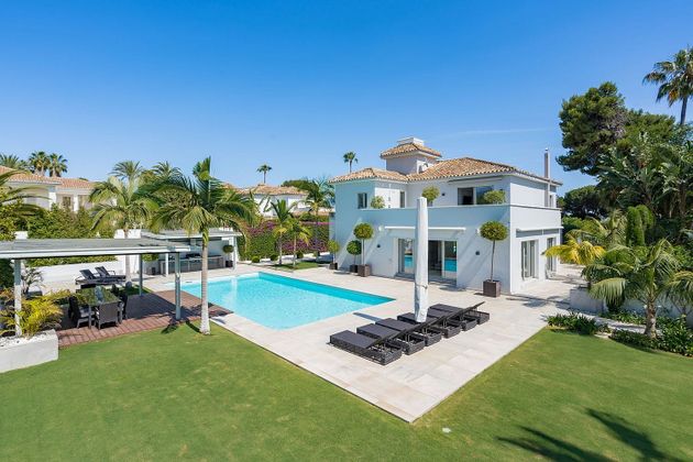 Foto 1 de Xalet en venda a Paraíso - Atalaya- Benamara de 7 habitacions amb terrassa i piscina