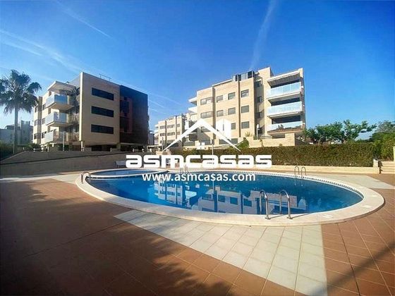 Foto 1 de Pis en lloguer a Torreón - La Almadraba de 3 habitacions amb terrassa i piscina