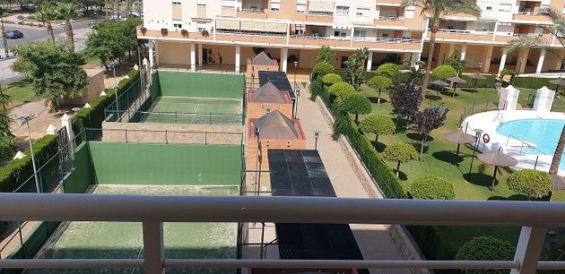 Foto 2 de Piso en alquiler en El Cónsul - Ciudad Universitaria de 4 habitaciones con terraza y piscina